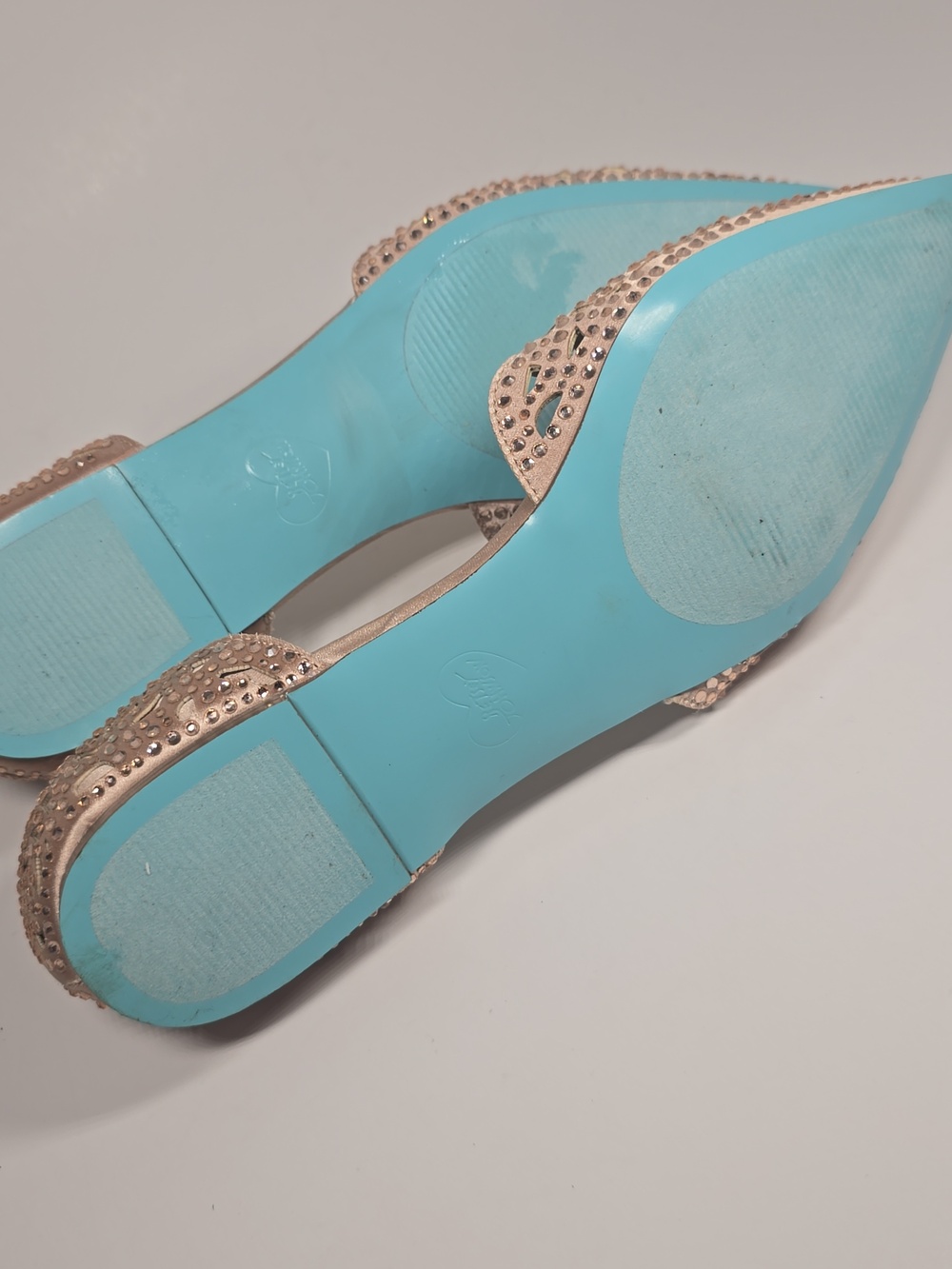 Betsey Johnson Pale Pink Laser-Cut Rhinestone Pointed Flats 6.5 - Picture 5 of 8